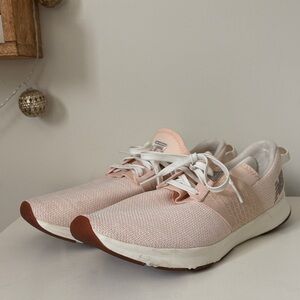 New Balance Nergize Dynasoft Light Pink Cross Trainers Woman’s Sz 9